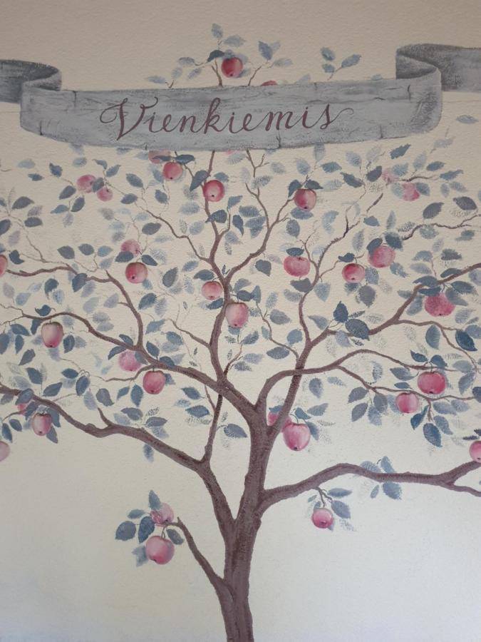 Vienkiemis Pension Kretinga Buitenkant foto